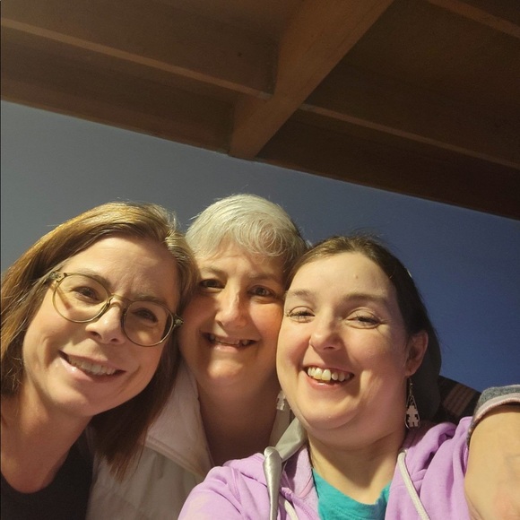 Meet your Posher, Sarah - Picture 1 of 1